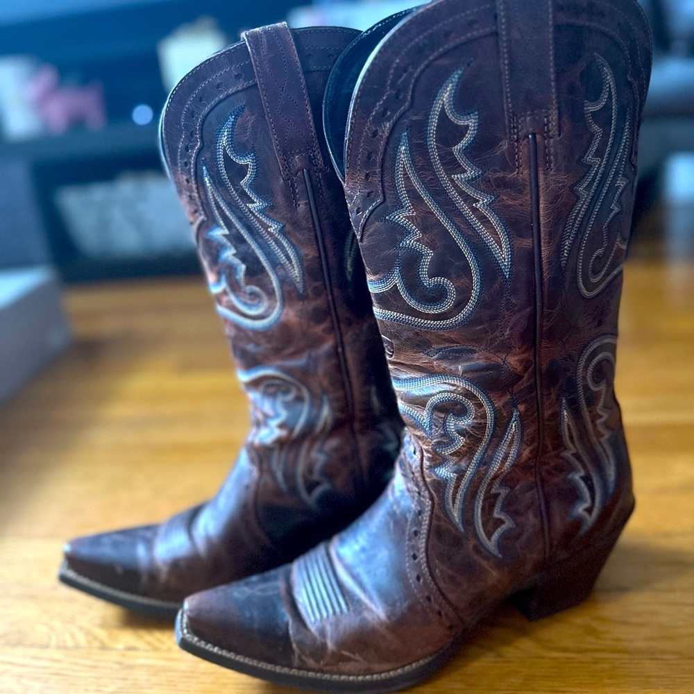 Ariat Western/Cowboy Boots - 9.5 B - like new